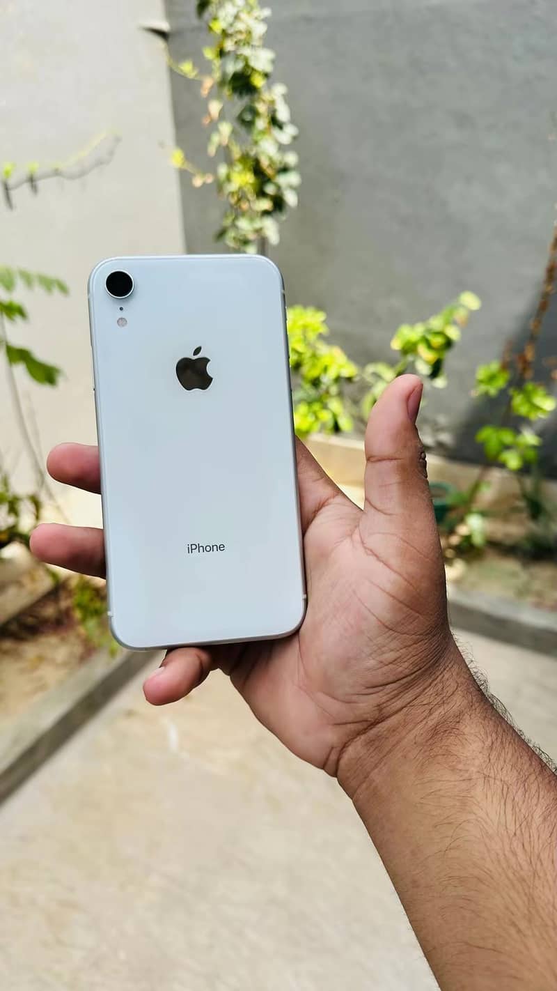 Apple iPhone XR 3