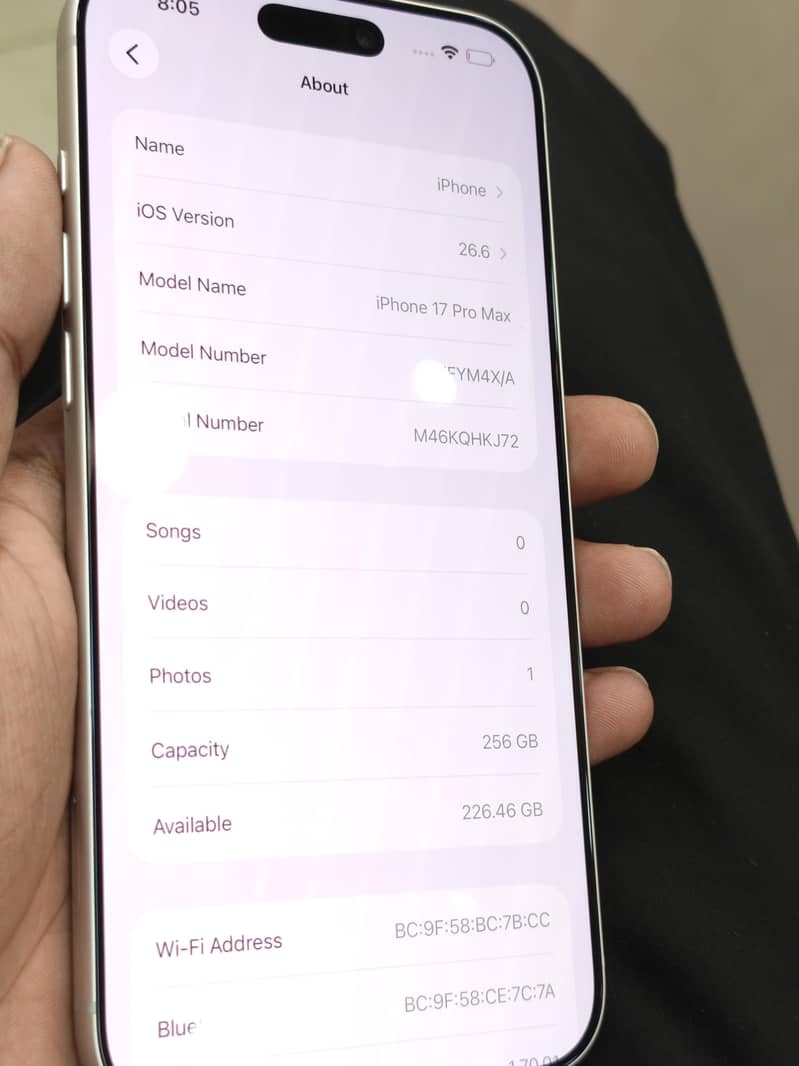 Apple iPhone 17 Pro Max 4