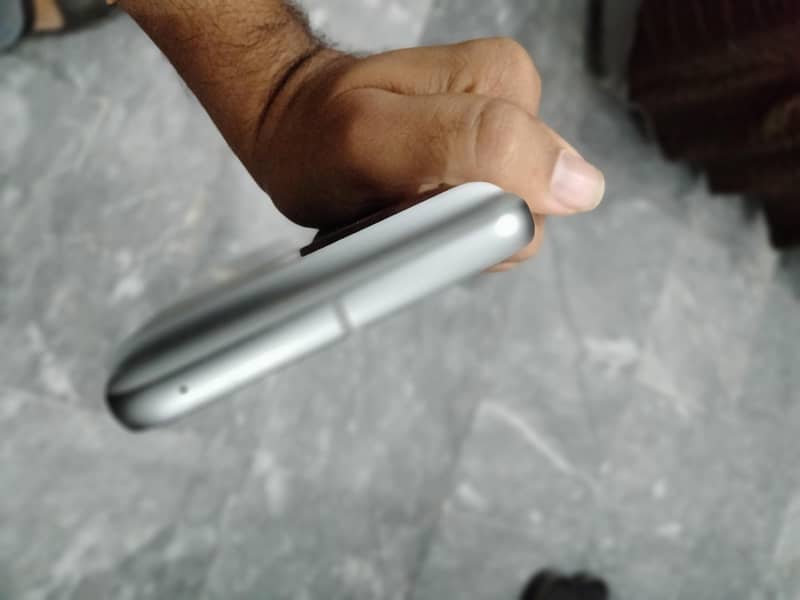 Google Pixel 8 2