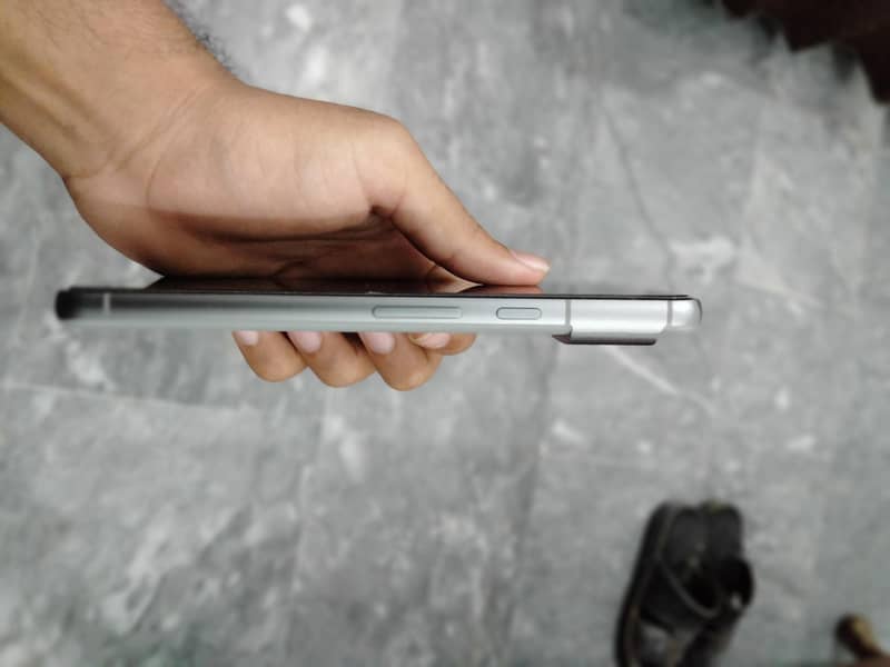 Google Pixel 8 5