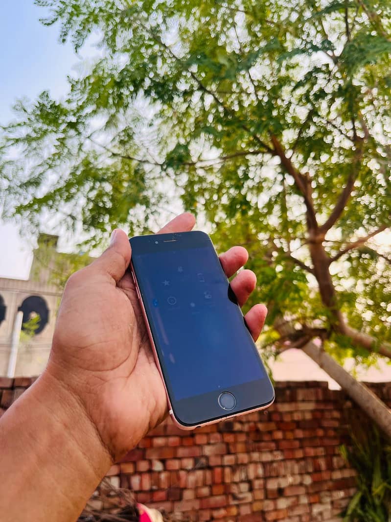Apple iPhone 6S 3