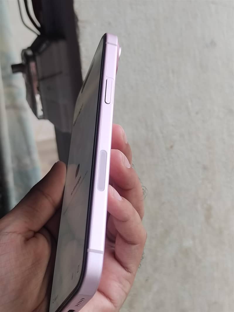 Apple iPhone 15 plus 3