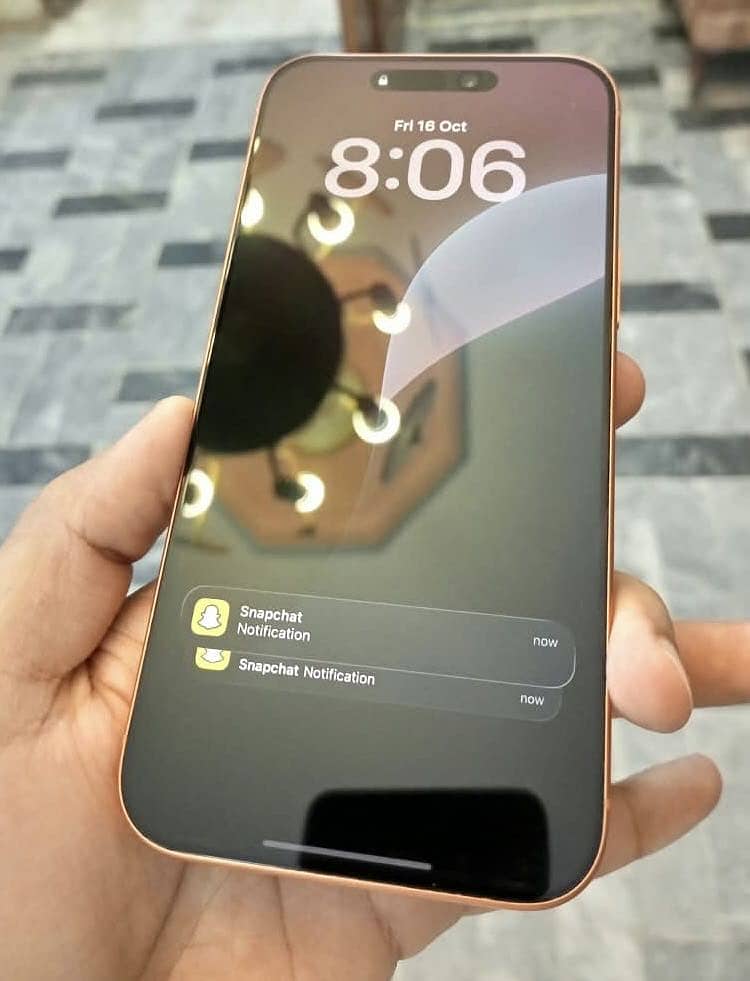 Apple iPhone 17 Pro Max 4