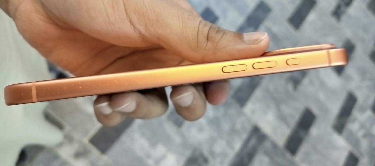 Apple iPhone 17 Pro Max 5
