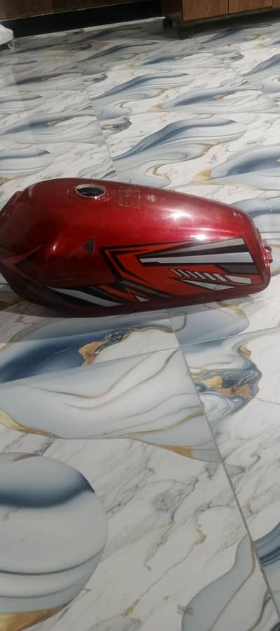honda 125 fuel tank for sale good condition price 2000
