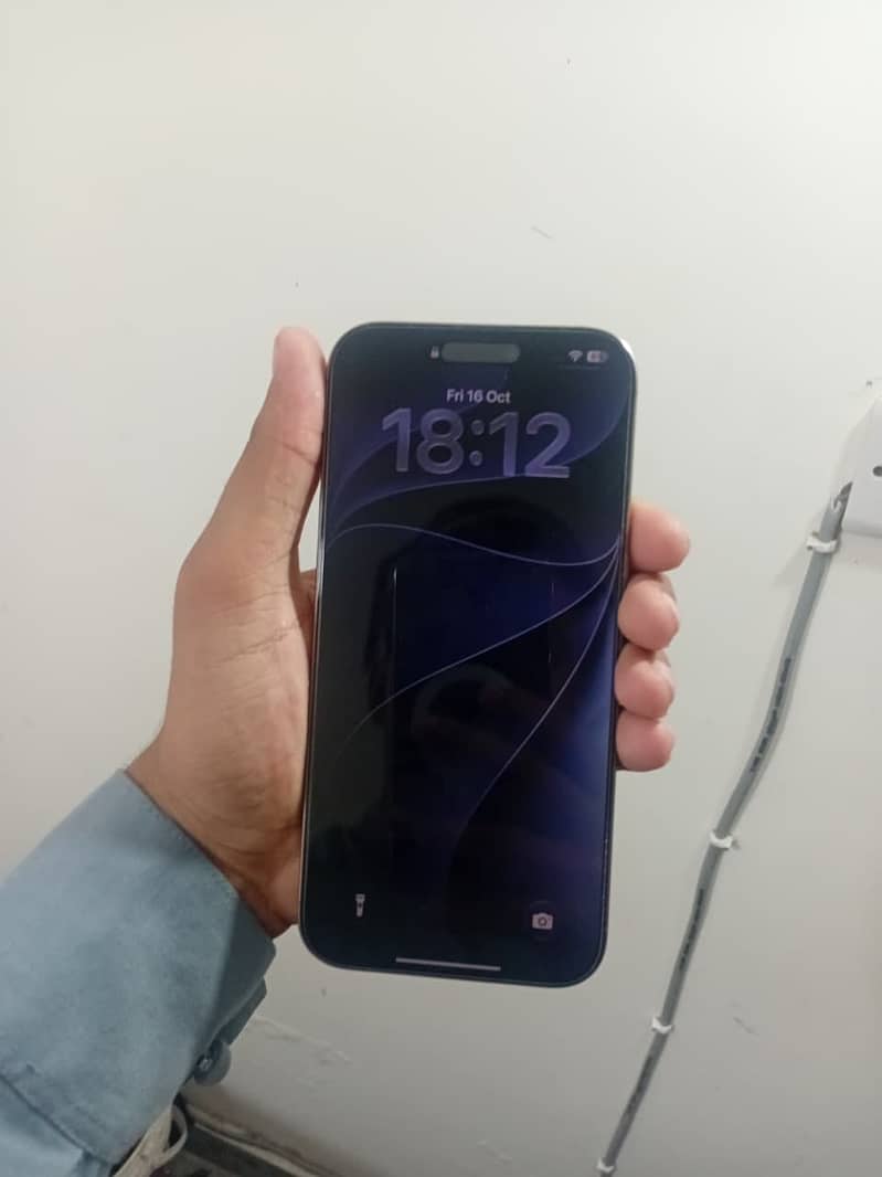 Apple iPhone 16 Pro Max 3