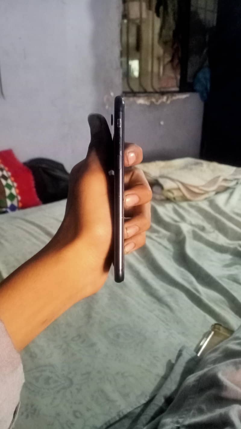 Apple iPhone SE 3