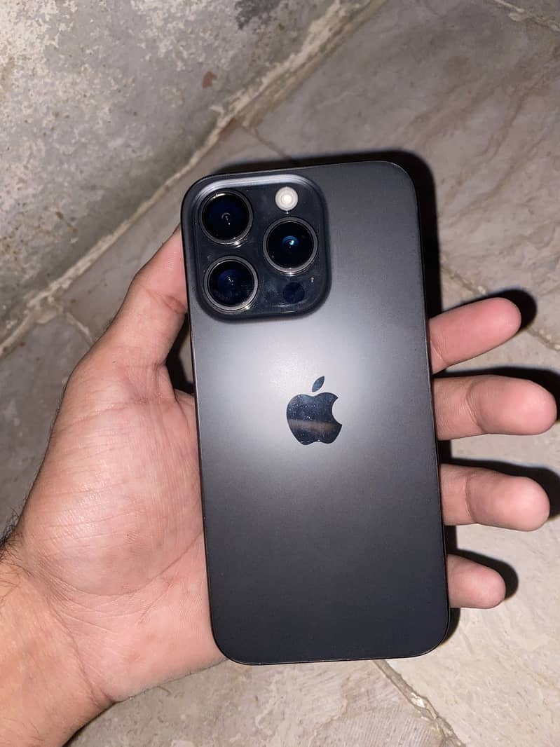 Apple iPhone 15 Pro 2