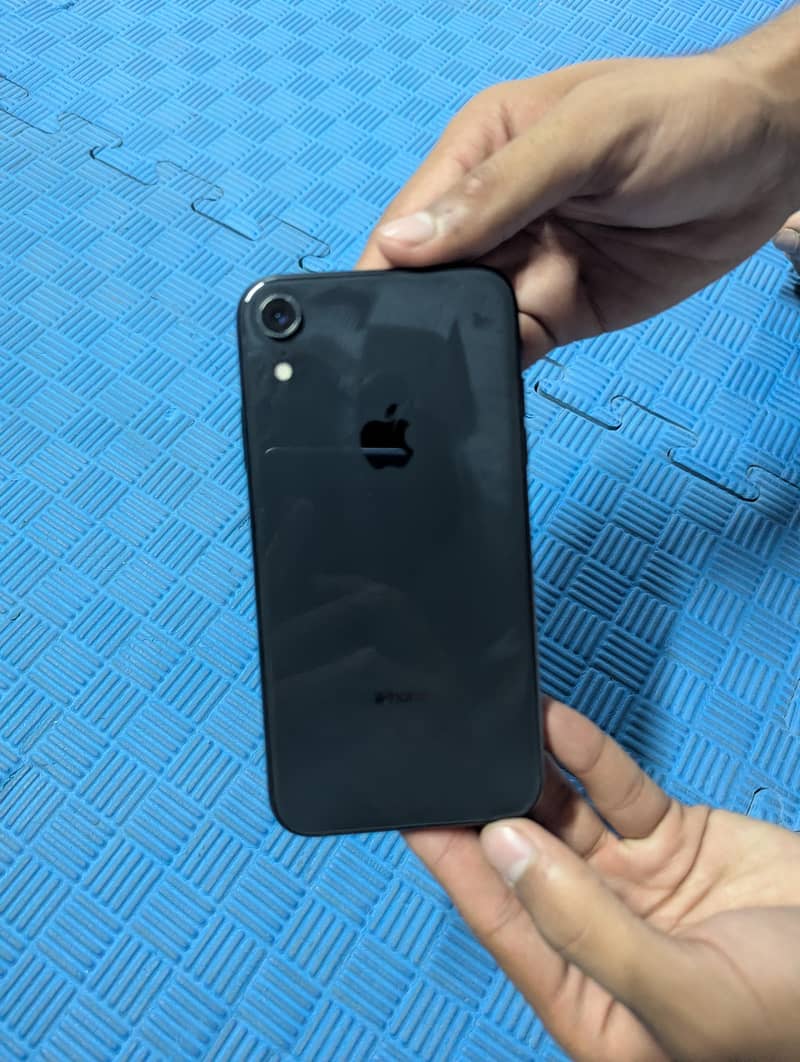 Apple iPhone XR 0
