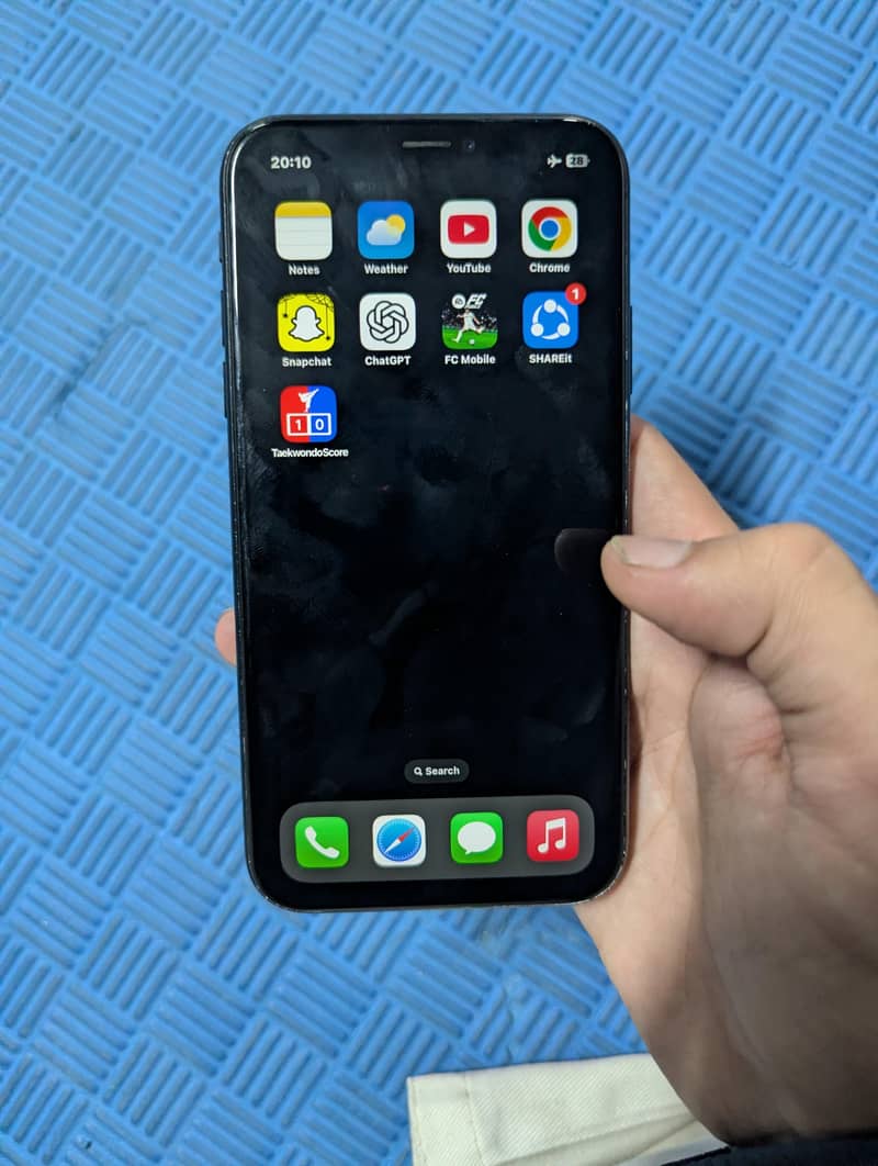 Apple iPhone XR 4