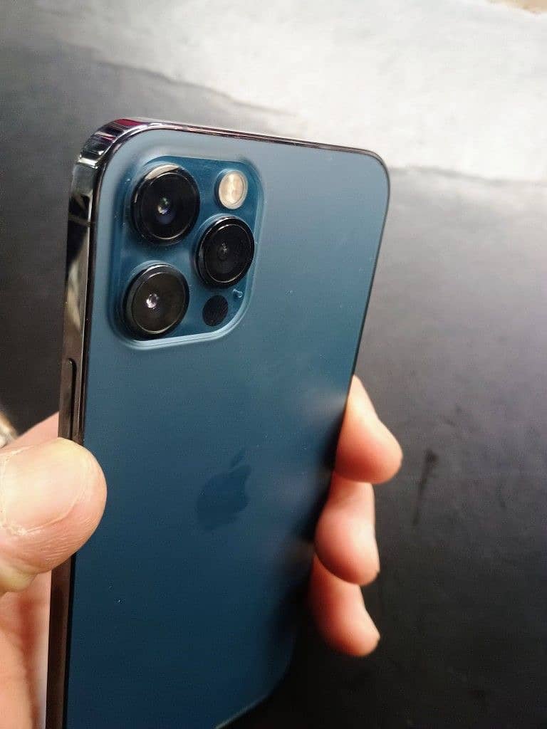 Apple iPhone 12 Pro 2