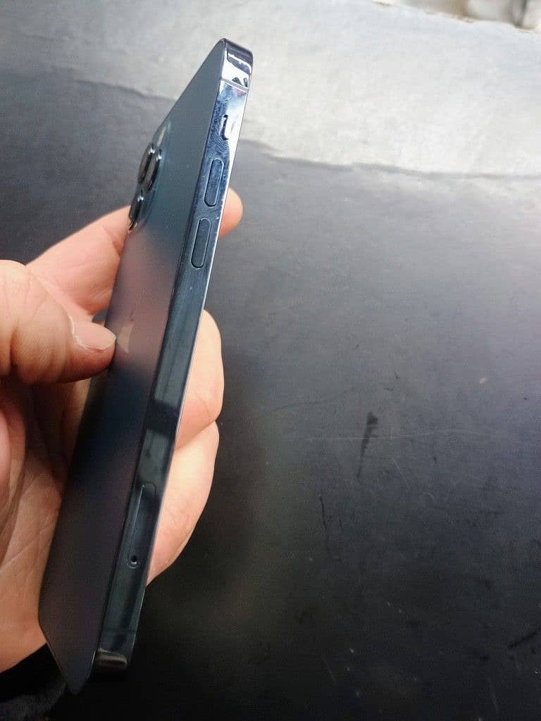 Apple iPhone 12 Pro 3