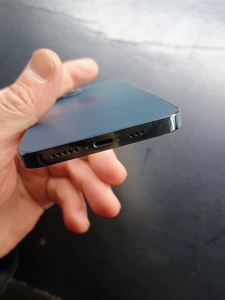 Apple iPhone 12 Pro 4