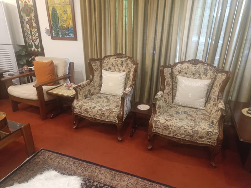 sofa sets and single sofain excellent condition.  DHA 12