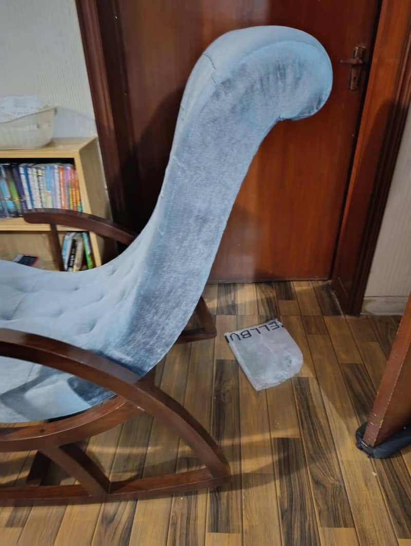 sofa sets and single sofain excellent condition.  DHA 15
