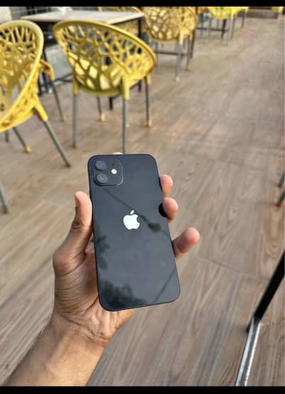 Apple iPhone 12