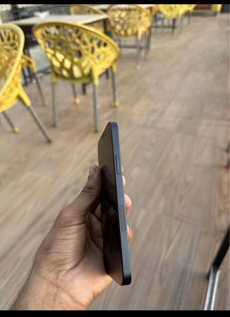 Apple iPhone 12 5