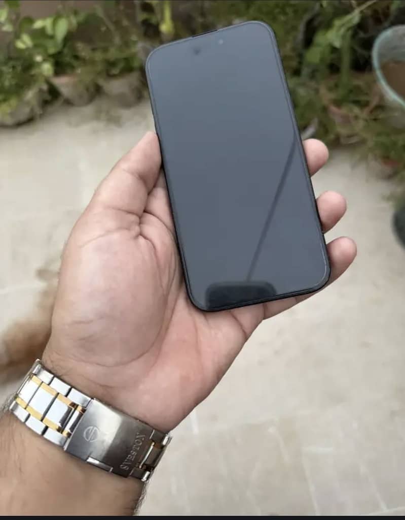 Apple iPhone 16 1
