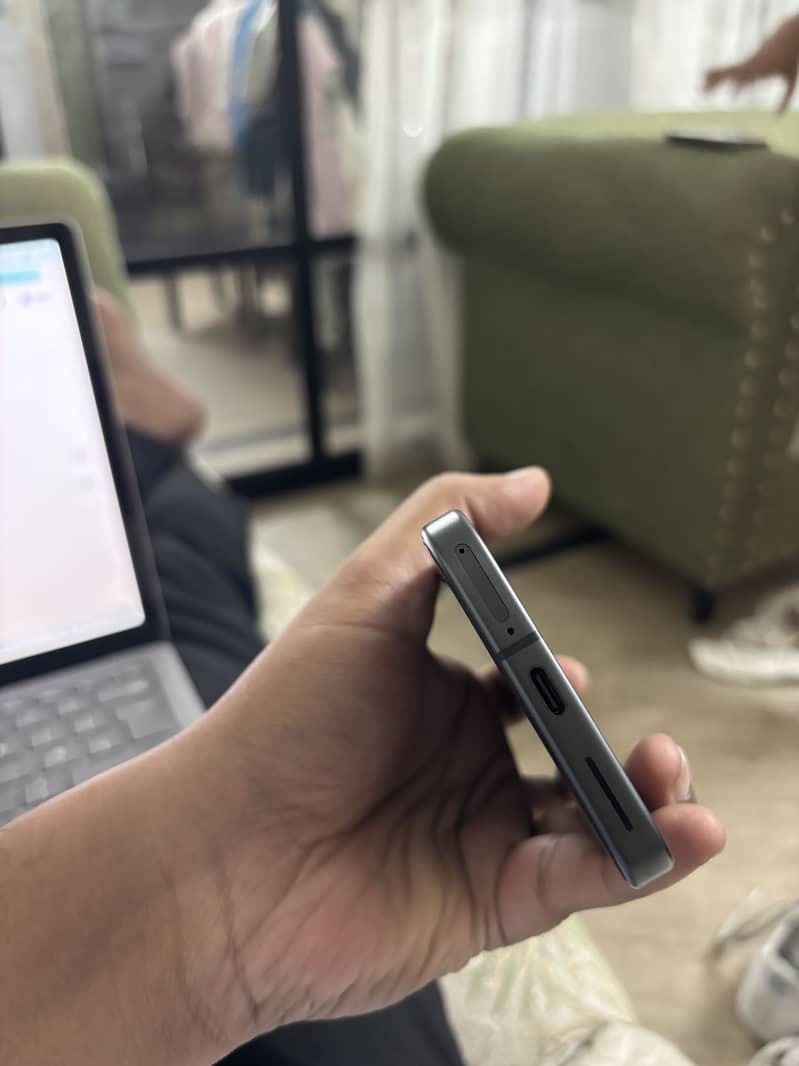 Google Pixel 9 4