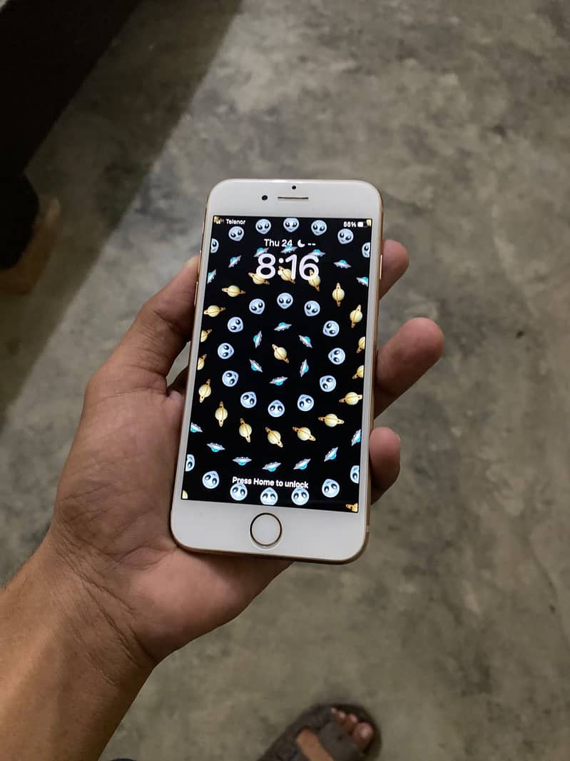 Apple iPhone 8 1