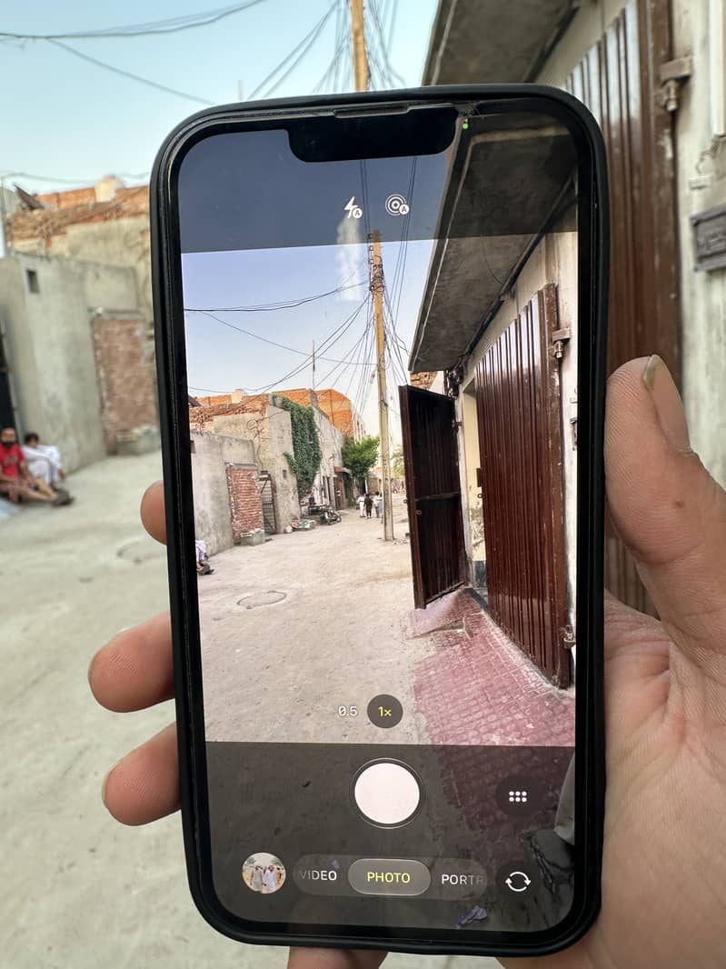 Apple iPhone 13 0