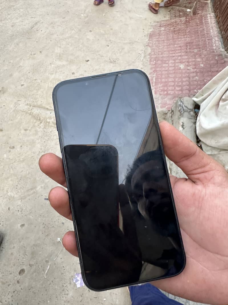 Apple iPhone 13 1
