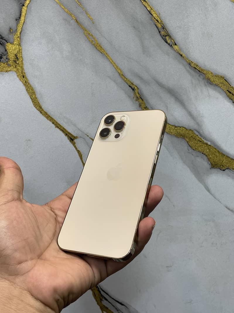 Apple iPhone 12 Pro Max 4