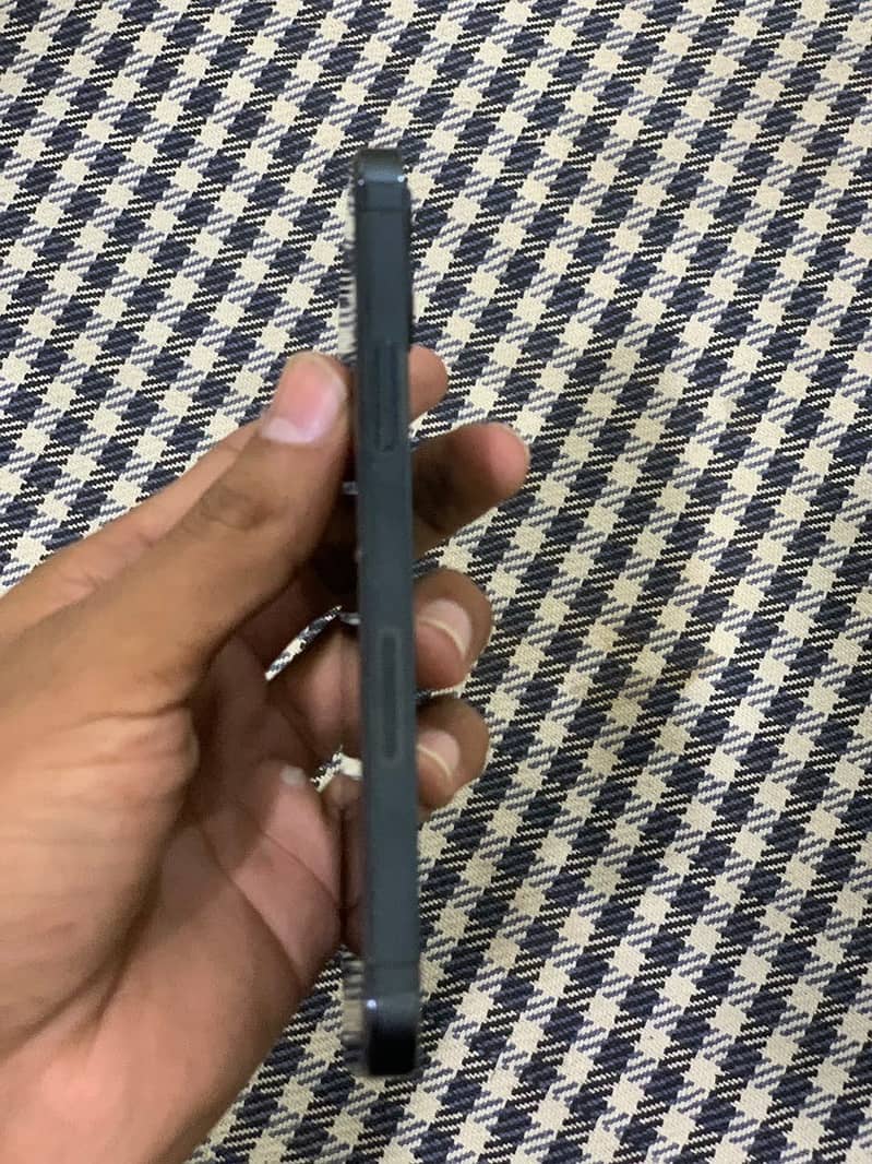 Apple iPhone 12 Pro 3