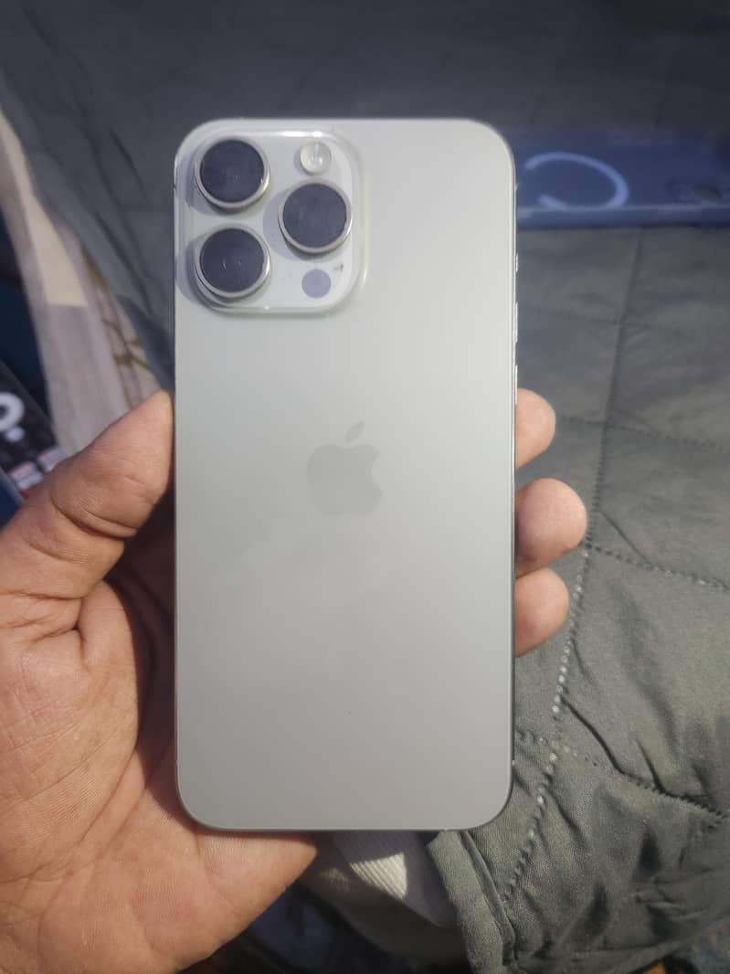 Apple iPhone 15 Pro Max 1