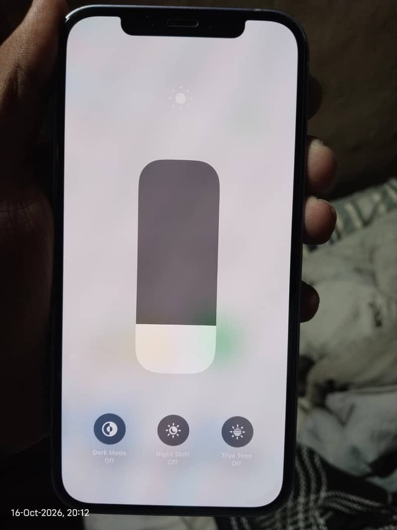 Apple iPhone 12 4