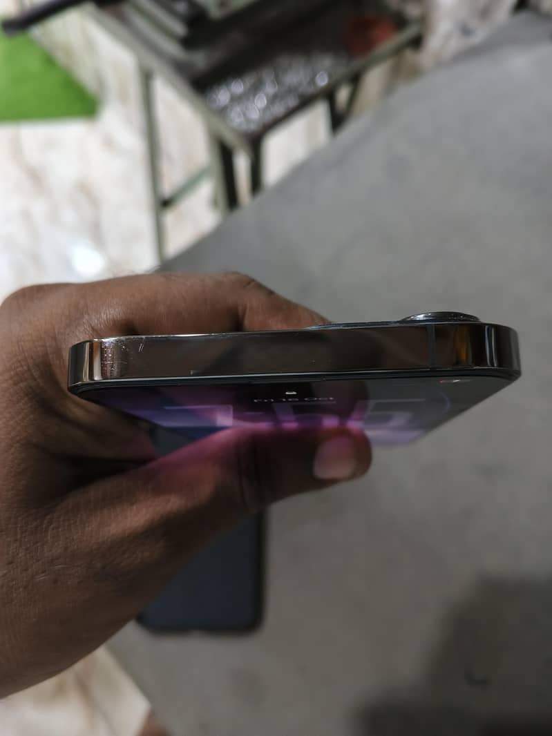 Apple iPhone 13 Pro Max 4