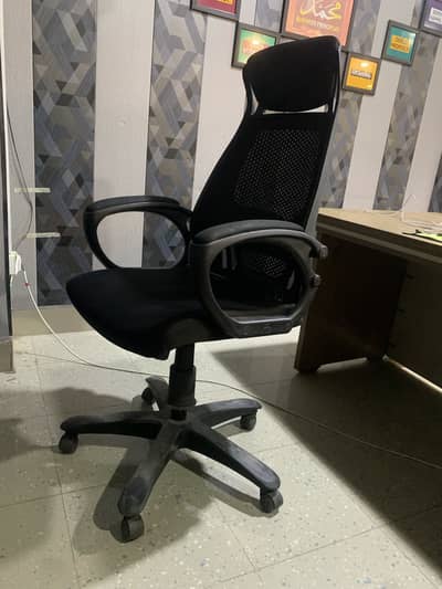 High-Back Ergonomic Office Mesh Chair with Headrest