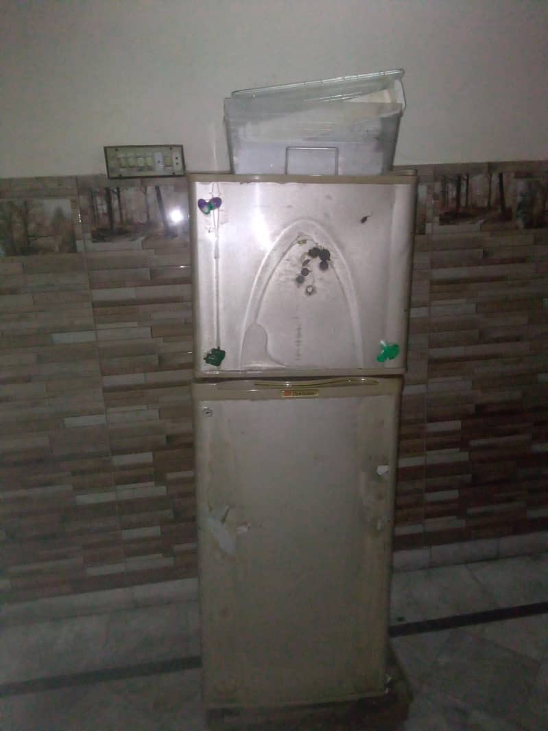 Dawlance fridge 0