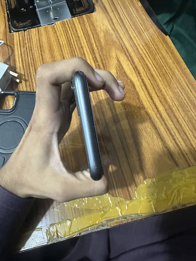 Apple iPhone 11 5
