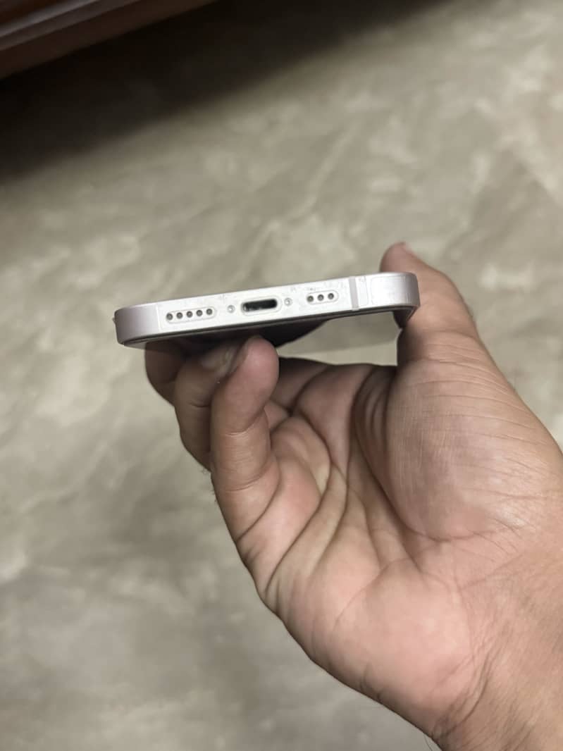 Apple iPhone 13 2