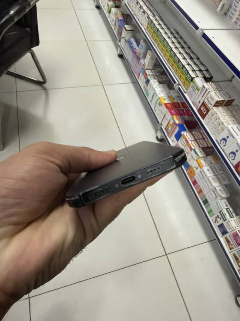 Apple iPhone 15 plus 4