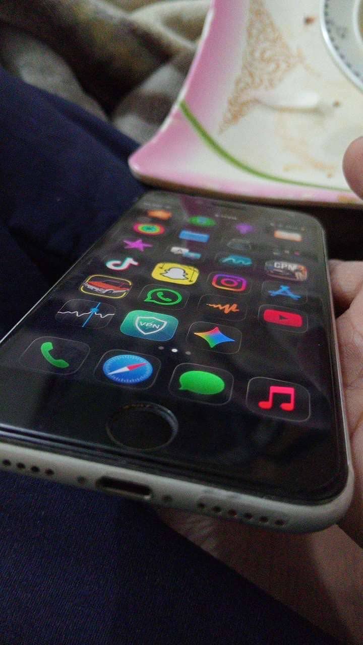Apple iPhone SE 0