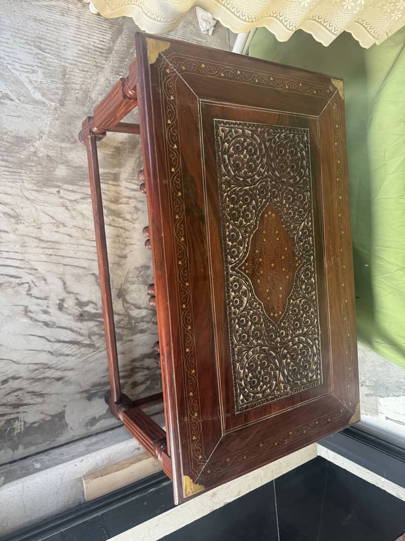 Nesting table set 0