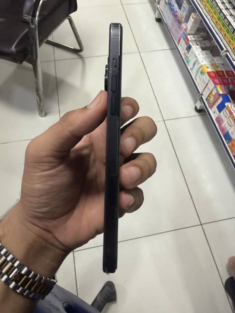 Apple iPhone 15 plus 3