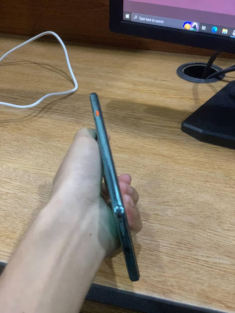 Tecno CAMON 40 1