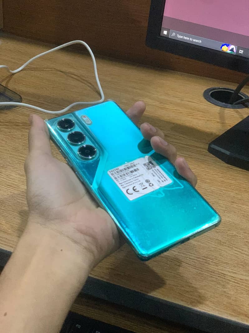 Tecno CAMON 40 2