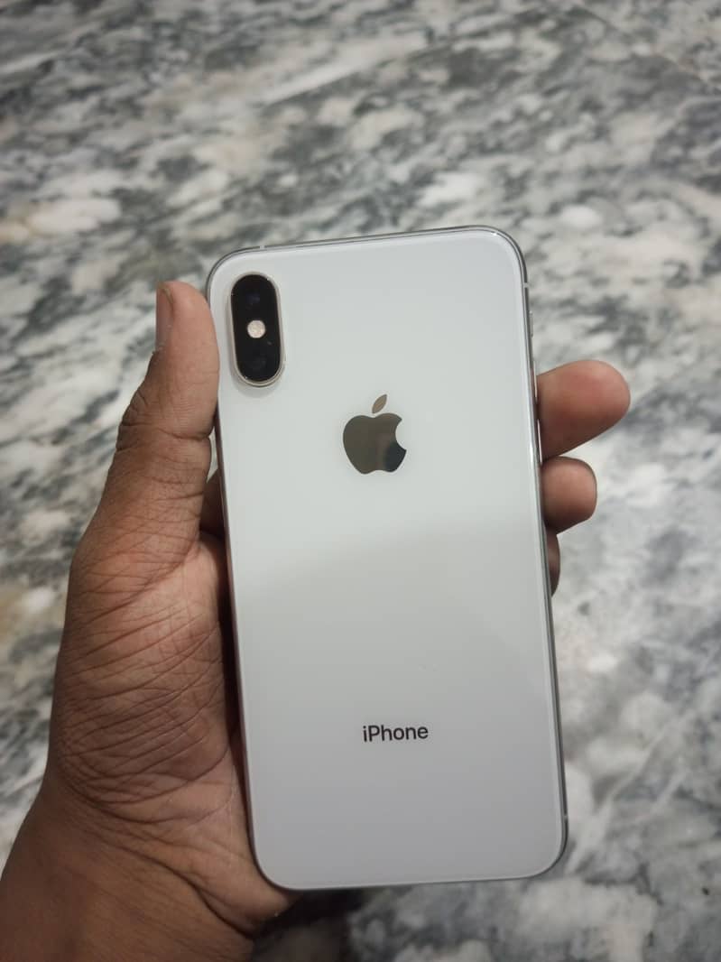 Apple iPhone XS 1