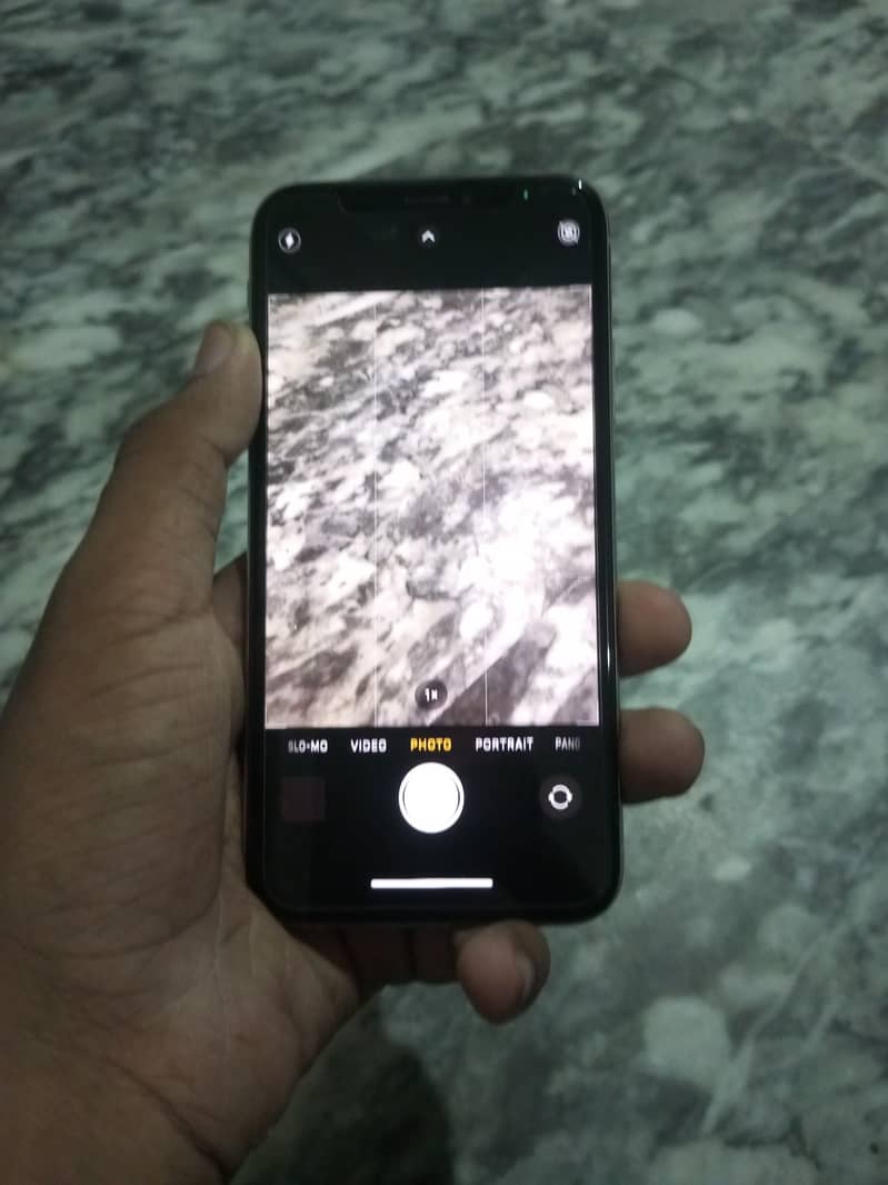 Apple iPhone XS 3