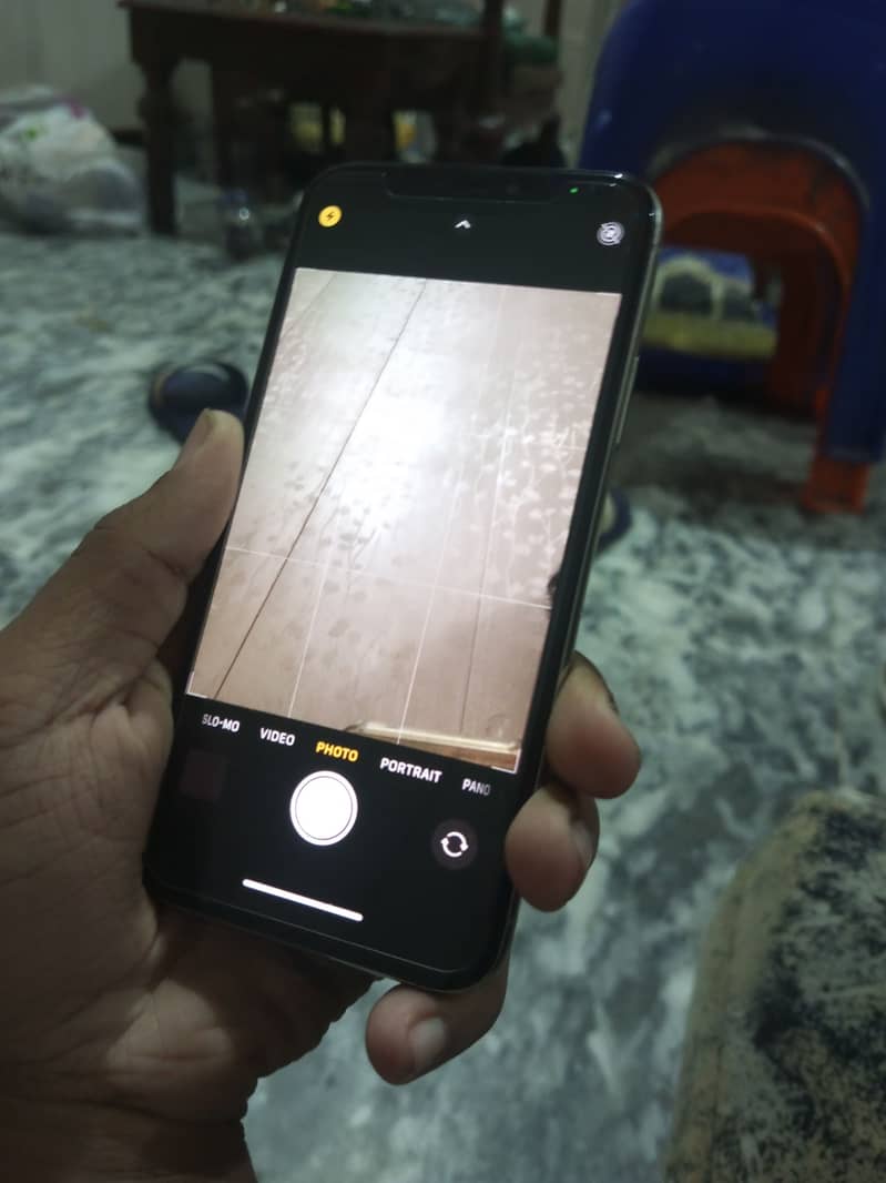 Apple iPhone XS 4