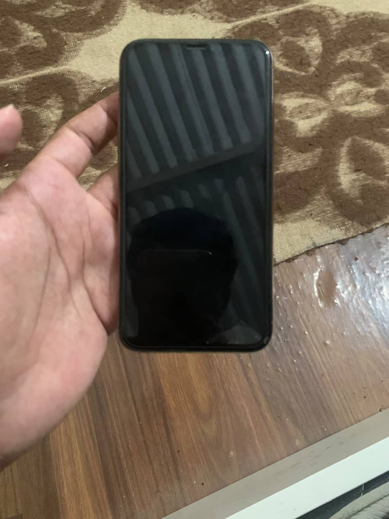 Apple iPhone 11 Pro 1