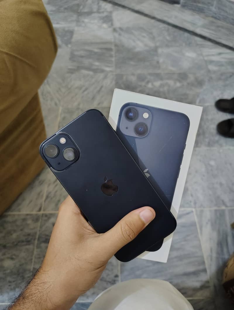 Apple iPhone 13 0