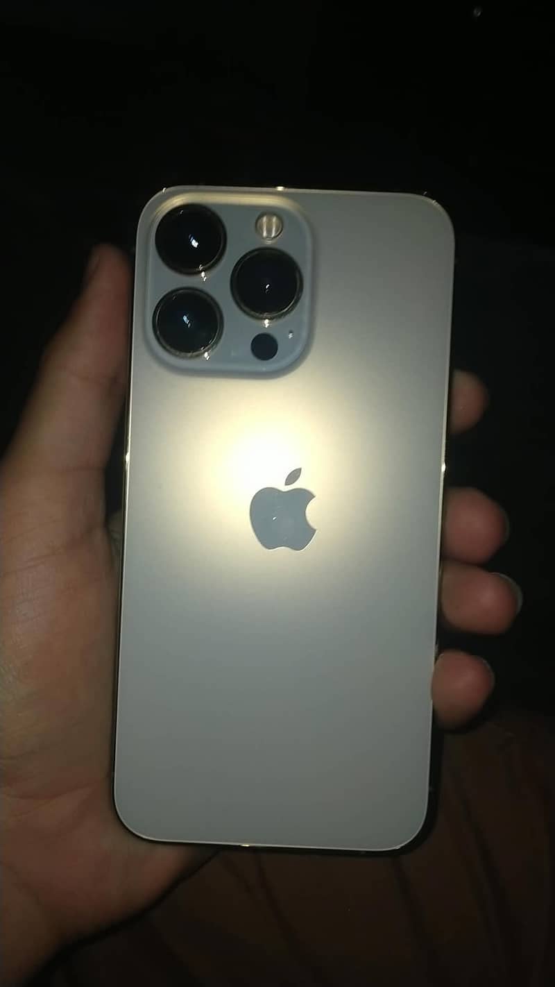 Apple iPhone 13 Pro 0