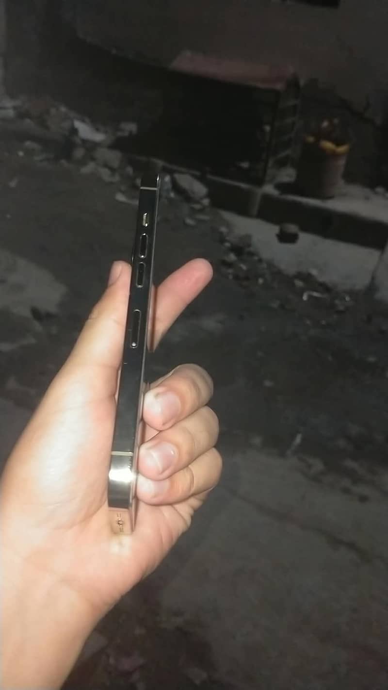 Apple iPhone 13 Pro 3