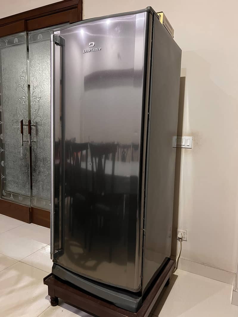 Dawlance vertical freezer 0