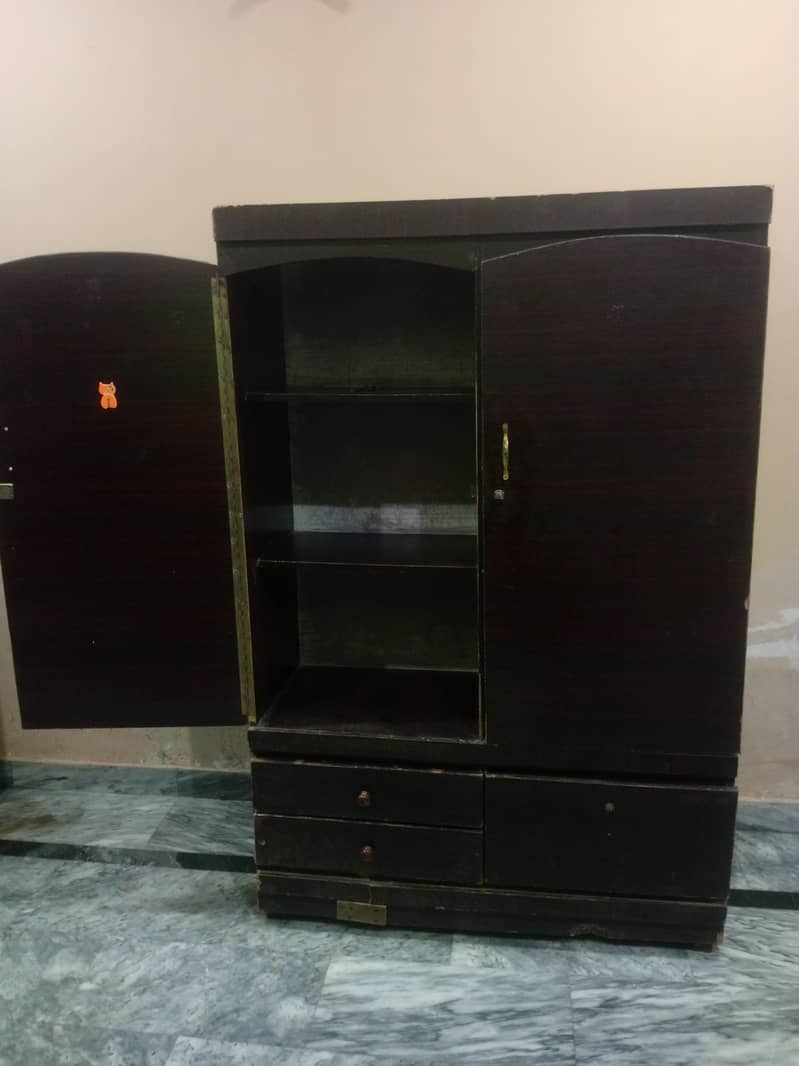 wardrobe 0